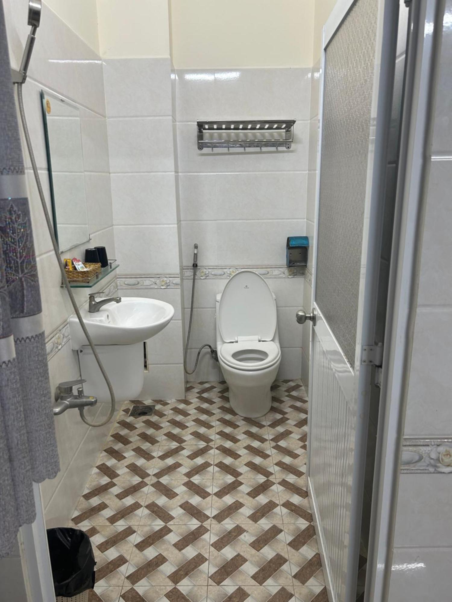 Hotel Anh Tuan Bac Lieu Экстерьер фото