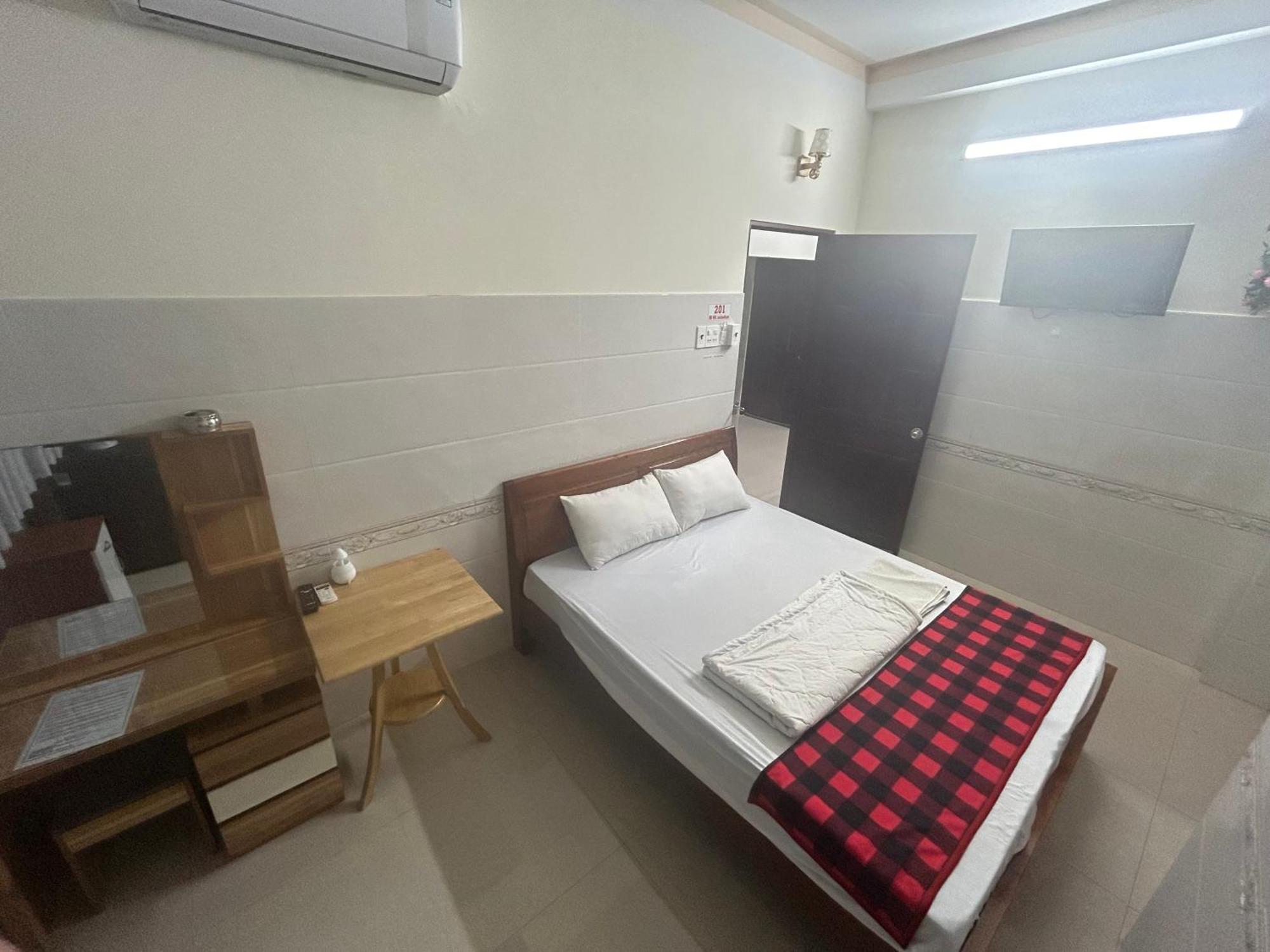 Hotel Anh Tuan Bac Lieu Экстерьер фото