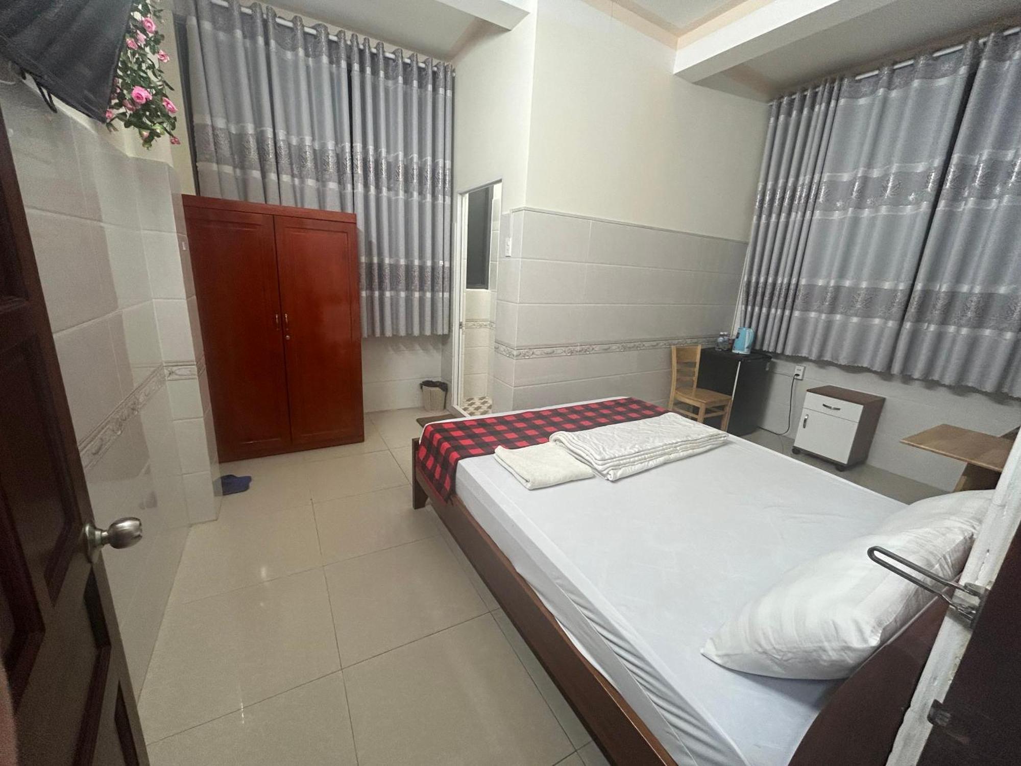Hotel Anh Tuan Bac Lieu Экстерьер фото